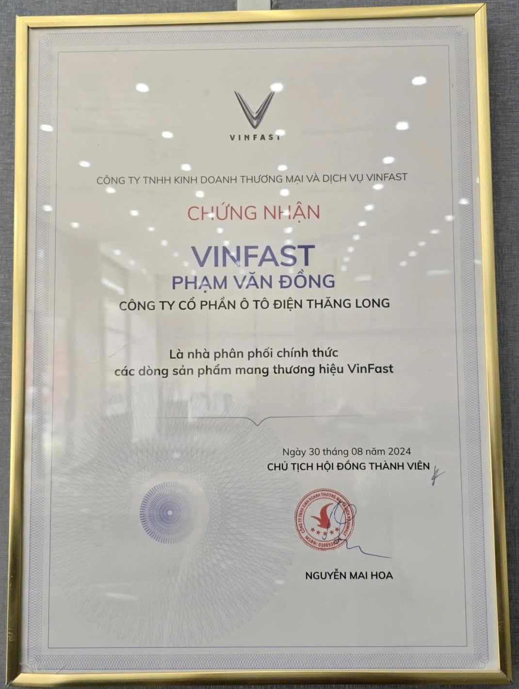 Giấy chứng nhận VinFast Phạm Văn Đồng là nhà phân phối chính thức, cấp ngày 30 tháng 08 năm 2024
